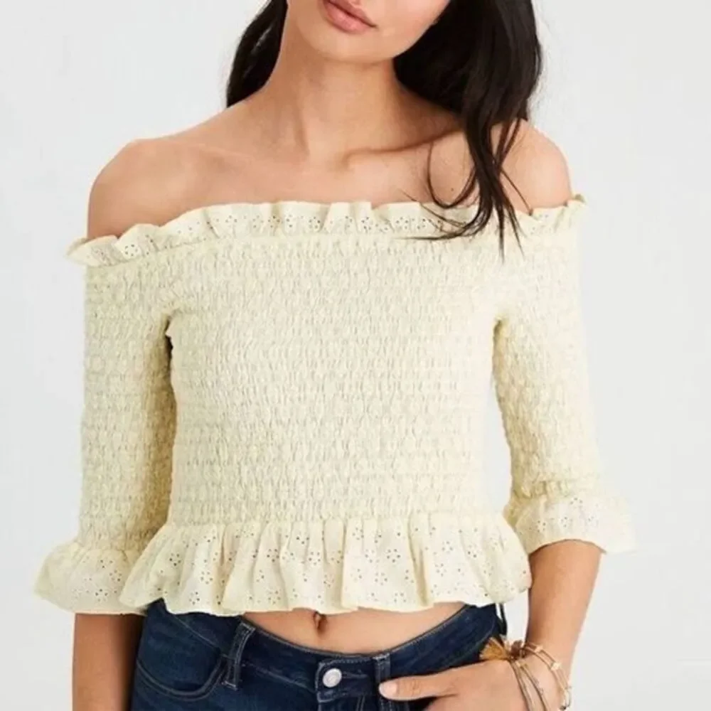 American Eagle Pale Yellow off the shoulder Ruffle Tube Top Women’s Size XS